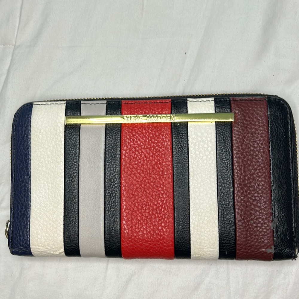 Steve Madden BZIPPY Zip Around Wallet Wristlet in Multicolor Stripe Preloved